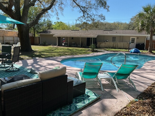 property at 716 S 15th St