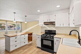 1363 Ginny Ln in Colorado Springs, CO - Building Photo - Building Photo