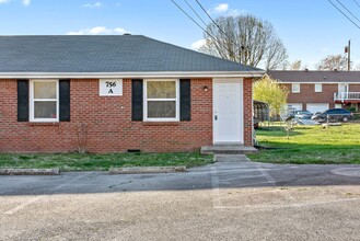 760 Bancroft Cir in Clarksville, TN - Building Photo - Building Photo