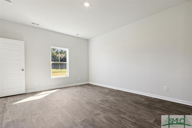 120 Seagrass Wy in Bloomingdale, GA - Foto de edificio - Building Photo
