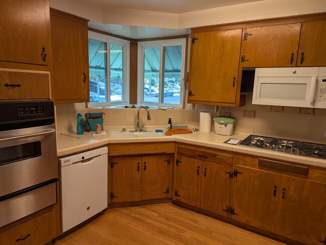 8124 Gonzaga Ave in Los Angeles, CA - Building Photo - Building Photo