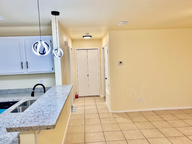 108 Shannon Cir, Unit D in Del Rio, TX - Foto de edificio - Building Photo