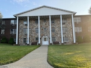 37 E Main St in Rockaway, NJ - Building Photo - Building Photo