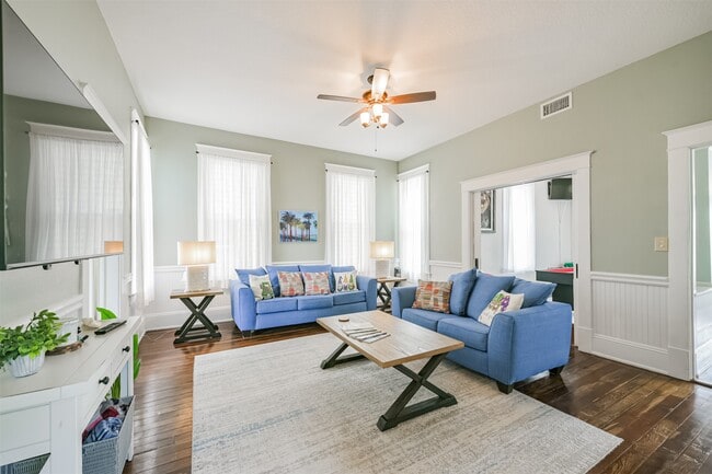 property at 1402 26th St