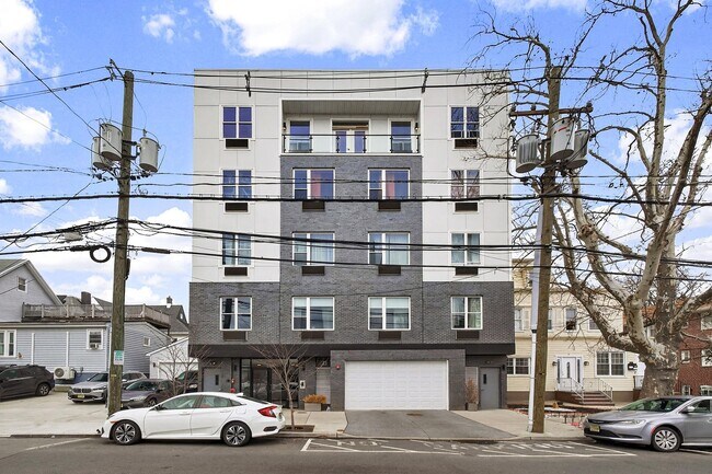 43-45-45 W 32nd St in Bayonne, NJ - Building Photo - Building Photo