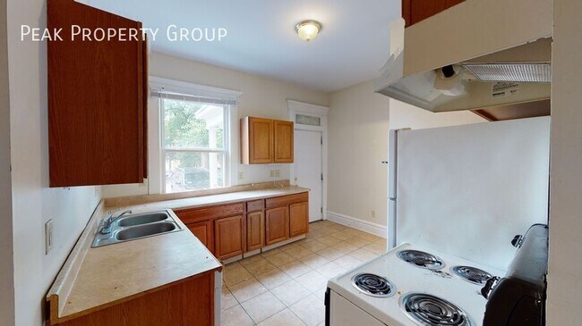 property at 180 W 8th Ave