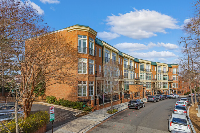 Meridian Crescent in Washington, DC - Building Photo - Building Photo