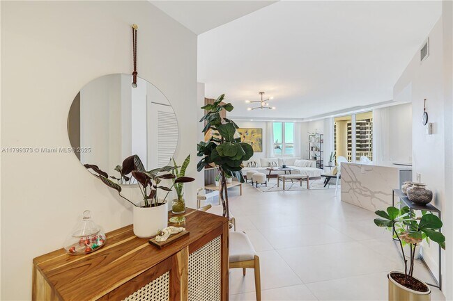 701 Brickell Key Blvd in Miami, FL - Building Photo - Building Photo