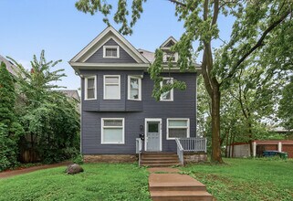 812 7th St SE in Minneapolis, MN - Building Photo - Building Photo