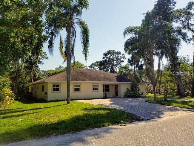 1836 Ridgewood St in Sarasota, FL - Building Photo - Building Photo