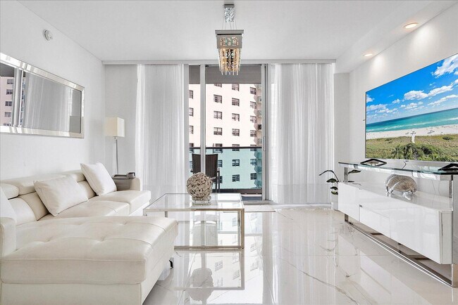 4001 S Ocean Dr in Hollywood, FL - Building Photo - Building Photo