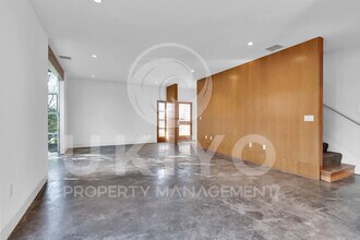 6100 Adeline St in Oakland, CA - Building Photo - Building Photo