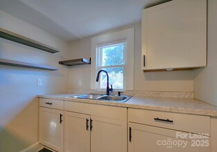 1005 Brantley Rd in Kannapolis, NC - Building Photo - Building Photo