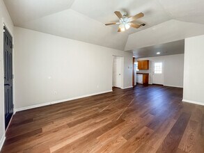 175 Spring Water Ln in China Spring, TX - Building Photo - Building Photo