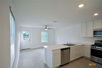 12127 Floral Blossom in Converse, TX - Building Photo - Building Photo