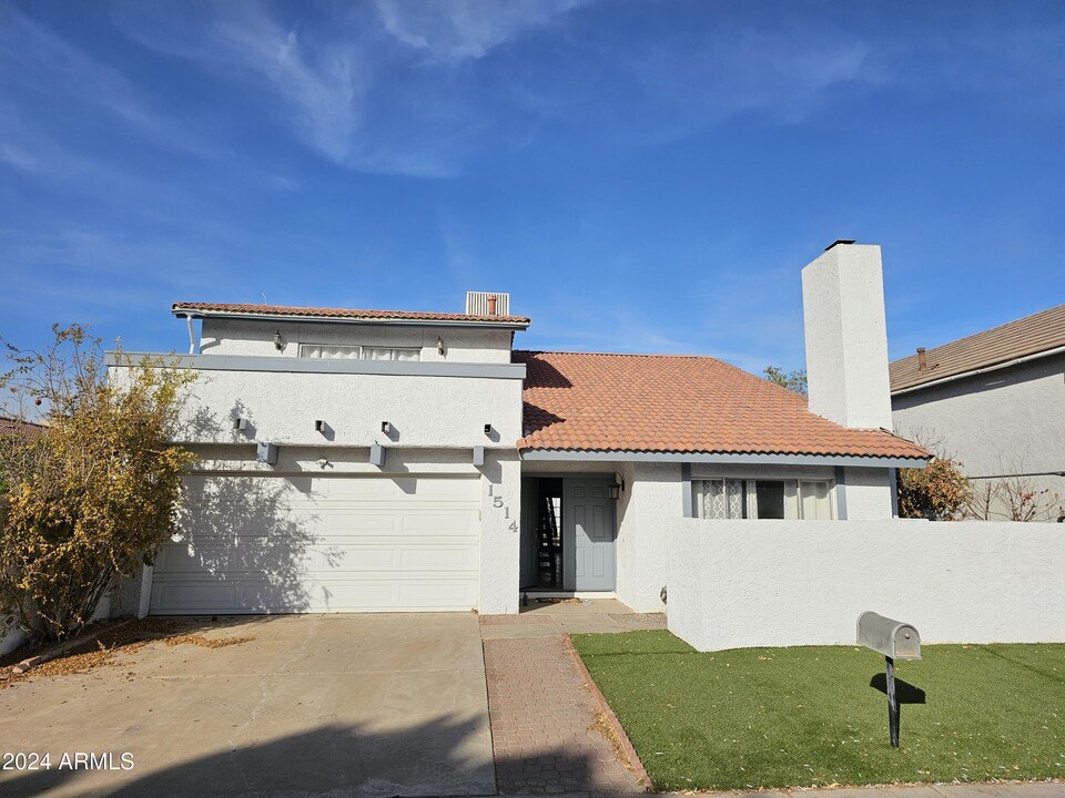 1514 E Weathervane Ln in Tempe, AZ - Building Photo