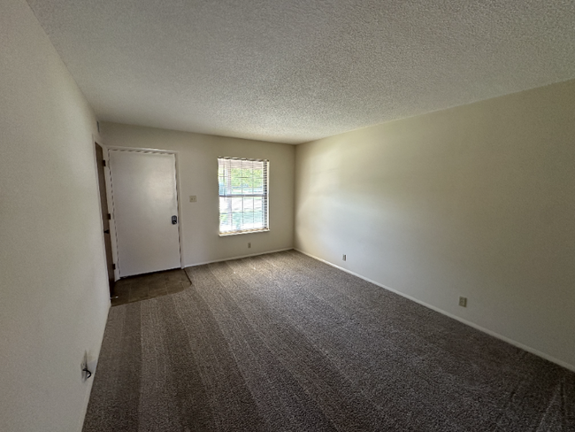 703 Devonshire Dr-Unit -705 Devonshire in Celina, OH - Building Photo - Building Photo