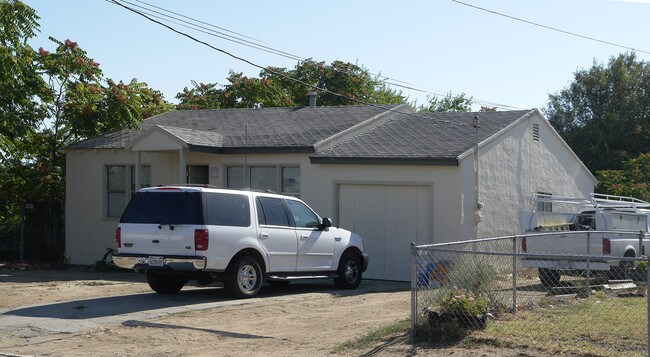 402 5th St in Oakley, CA - Building Photo - Building Photo