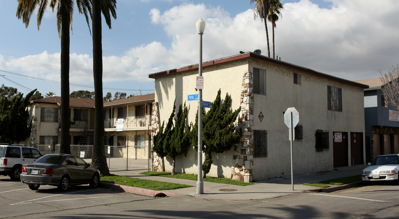 903 Daisy Ave in Long Beach, CA - Building Photo