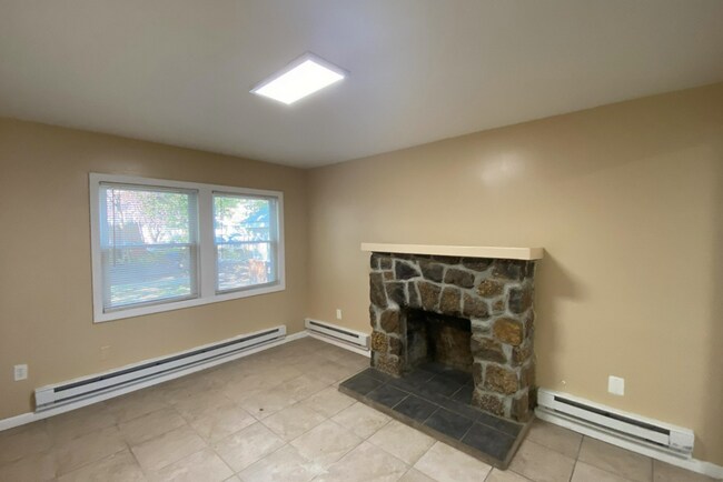 193 Bay Ave-Unit -2 in Highlands, NJ - Foto de edificio - Building Photo