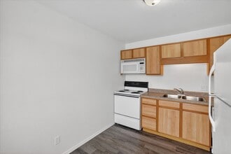 Rockway Village in Shepherd, MI - Foto de edificio - Interior Photo