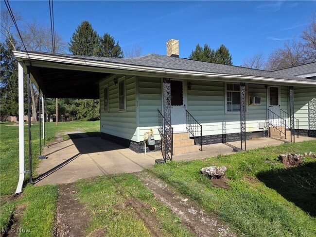2116 Herbert St SE in New Philadelphia, OH - Building Photo - Building Photo