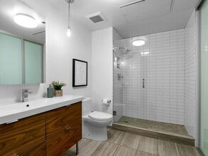 416 NW 13th Ave in Portland, OR - Foto de edificio - Building Photo