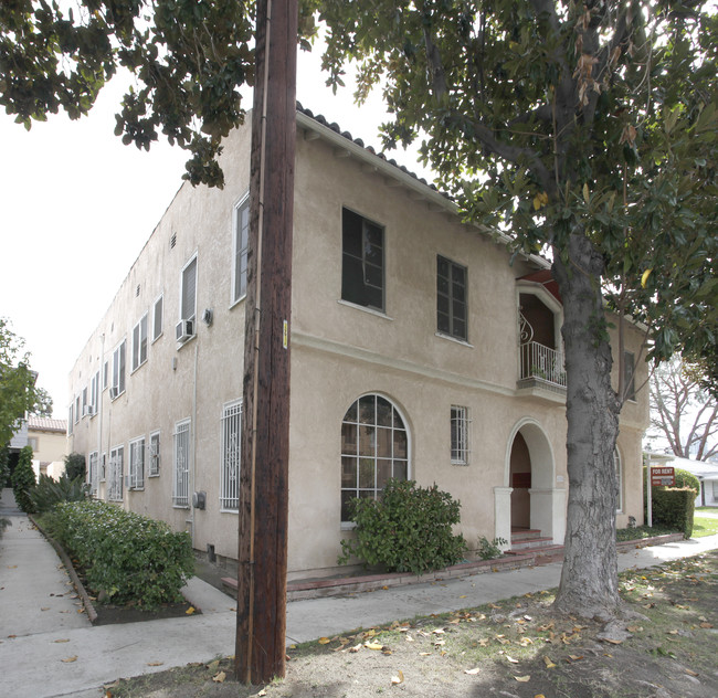 4258 Cahuenga Blvd in North Hollywood, CA - Foto de edificio - Building Photo