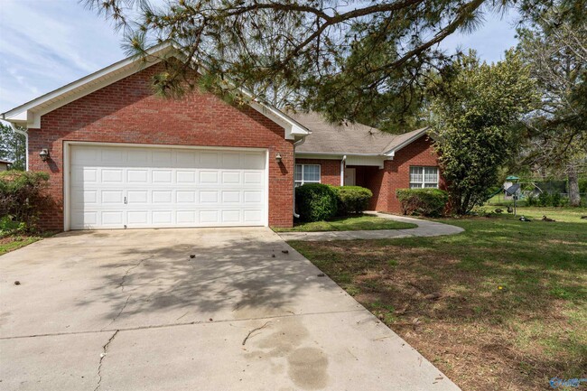 property at 15213 Knoll Dr