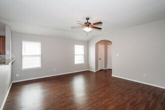 4020 Tarpon Springs Dr in Fort Worth, TX - Foto de edificio - Building Photo
