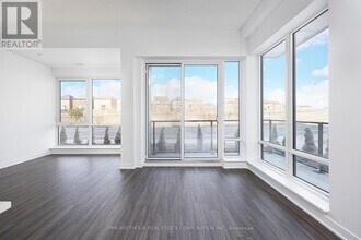 385 Arctic Red Dr in Oshawa, ON - Building Photo - Building Photo