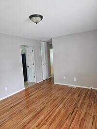 5024 Tulip Tree Ln photo'