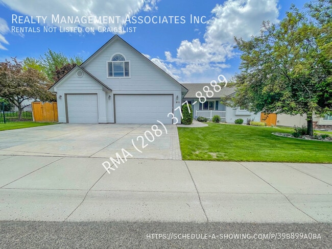 property at 611 W Calderwood St