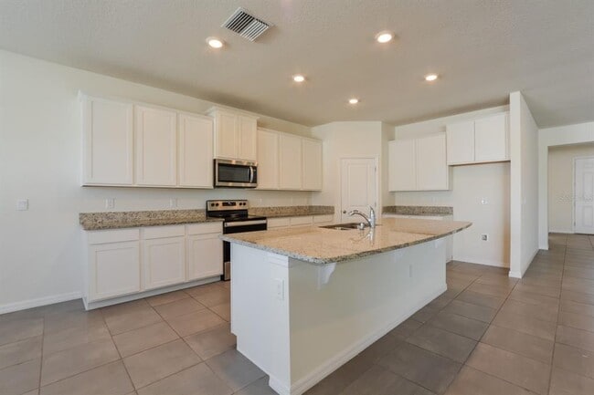 5877 SW 82nd Ln in Ocala, FL - Building Photo - Building Photo