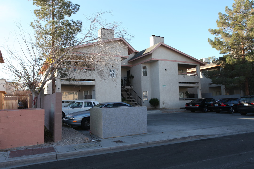 Sierra Oeste in Las Vegas, NV - Building Photo