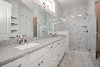 6017 Cypress St in Houston, TX - Building Photo - Building Photo