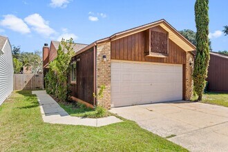 1022 Alderwood Way in Niceville, FL - Building Photo - Building Photo