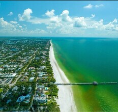 473 12th Ave S, Unit B7 in Naples, FL - Foto de edificio - Building Photo