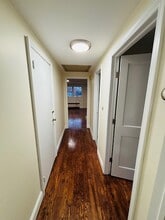 13 Chestnut St, Unit 2 in Glen Cove, NY - Building Photo - Building Photo