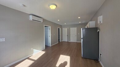 31 Hicks St in New Bedford, MA - Building Photo - Building Photo