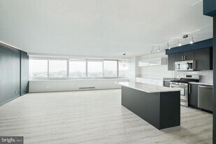 2401 Pennsylvania Ave in Philadelphia, PA - Building Photo