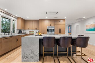 3355 Alana Dr in Los Angeles, CA - Building Photo - Building Photo