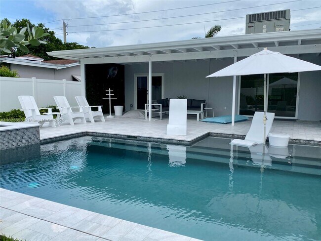 1321 Garfield St in Hollywood, FL - Building Photo - Building Photo