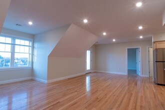 80 N Meadows Rd in Medfield, MA - Building Photo - Building Photo