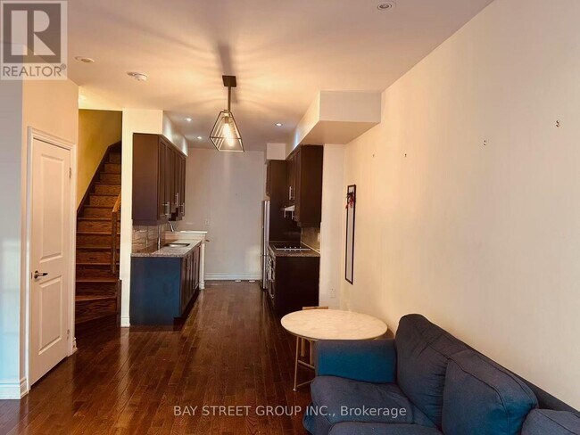 51 Hargrave Ln in Toronto, ON - Building Photo - Building Photo