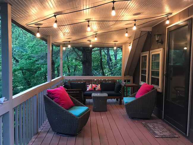 750 Galax Cir in Blowing Rock, NC - Building Photo - Building Photo