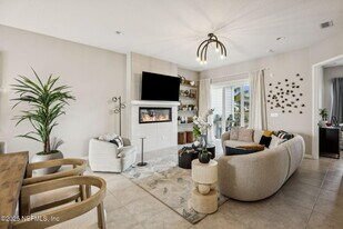 290 Rum Runner Wy in Saint Johns, FL - Building Photo