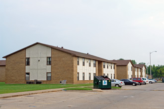 Cloverdale Plaza Apartments in Bossier City, LA - Building Photo - Building Photo