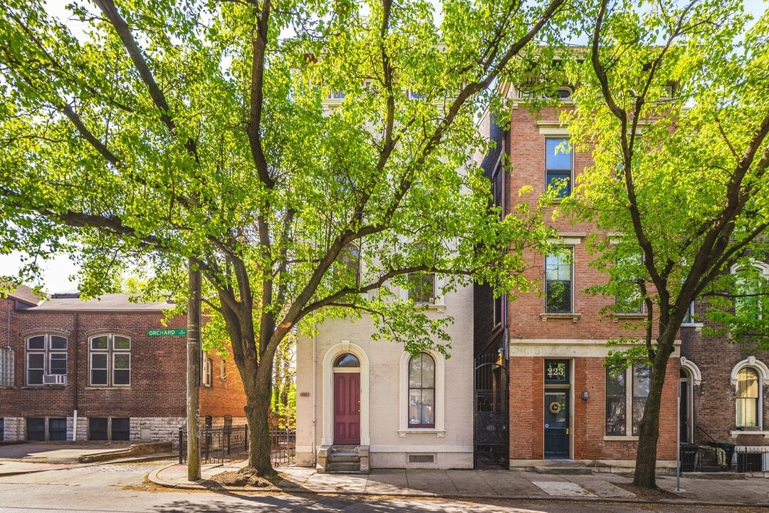 225 Orchard St in Cincinnati, OH - Foto de edificio