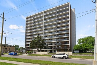 101 Langlois Ave in Windsor, ON - Building Photo - Building Photo